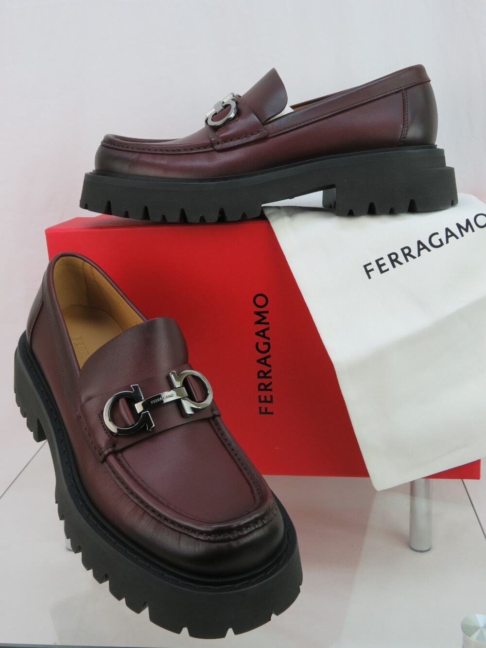 FERRAGAMO BURGUNDY LEATHER FLORIAN LUG SOLE GANCINI BIT LOGO LOAFERS 9 D ITALY